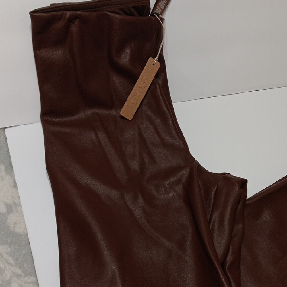 SKIMS Rich Brown  Size L BOOT FLARE